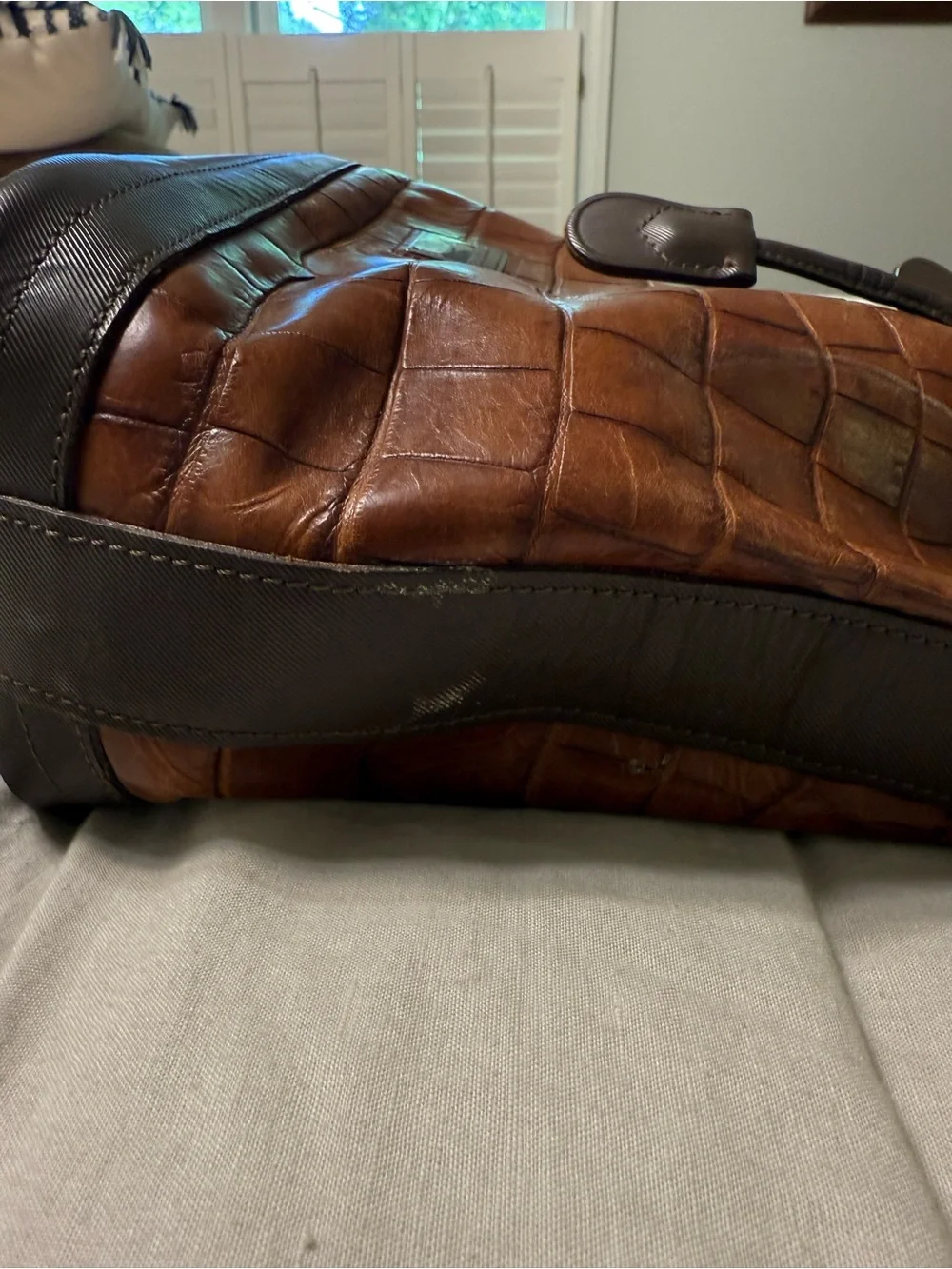 Dooney & Bourke euc dooney